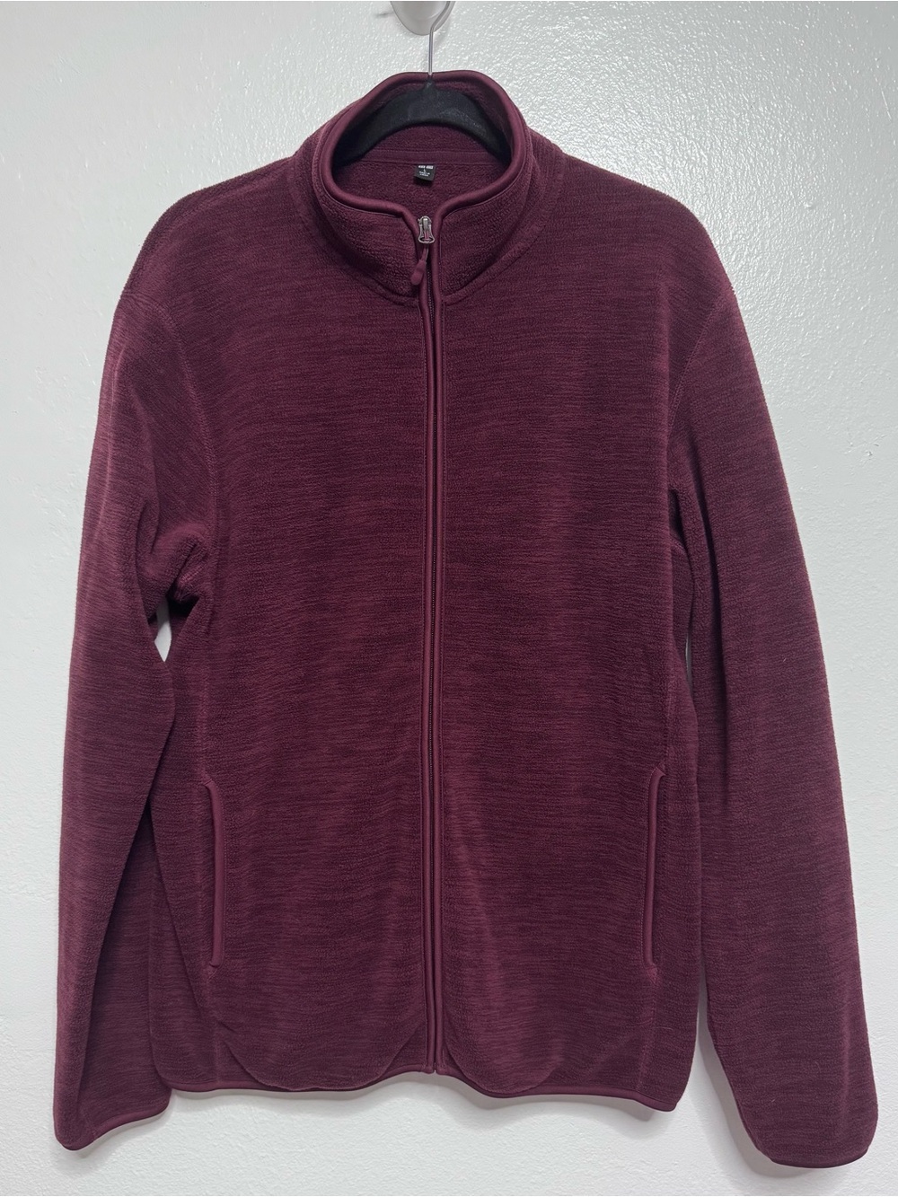 Uniqlo Men's Zip-Up Fleece Jacket in Maroon.